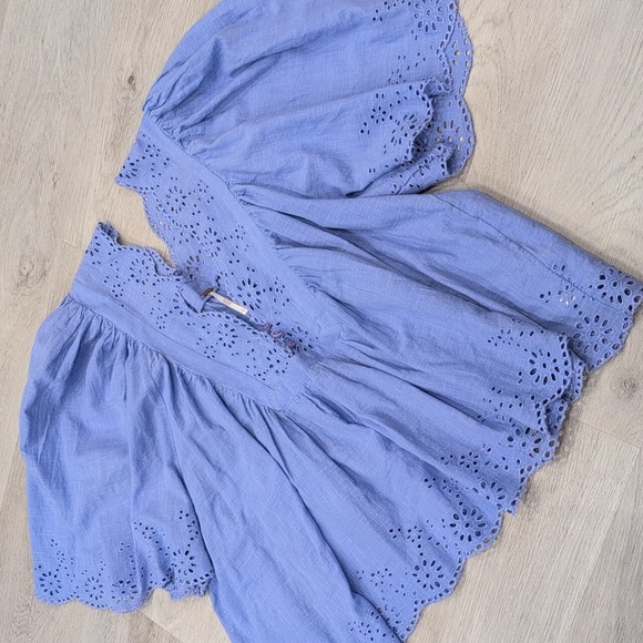 Free People Costa Eyelet Top Periwinkle V-neckline size L - Picture 9 of 9